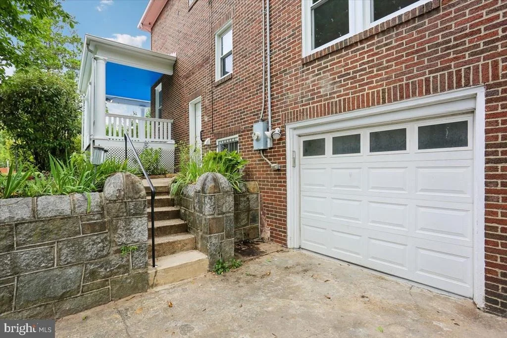 Photo of 9501 COLESVILLE ROAD