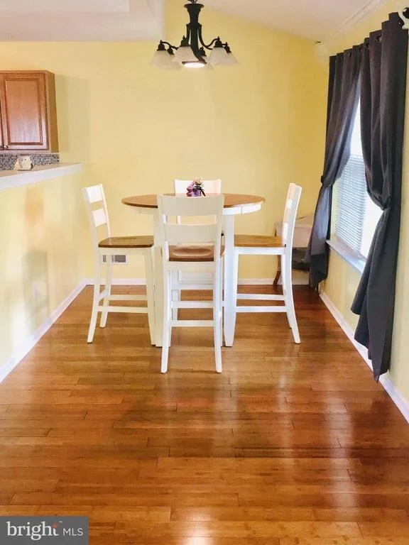 Photo of 668 WARREN DRIVE