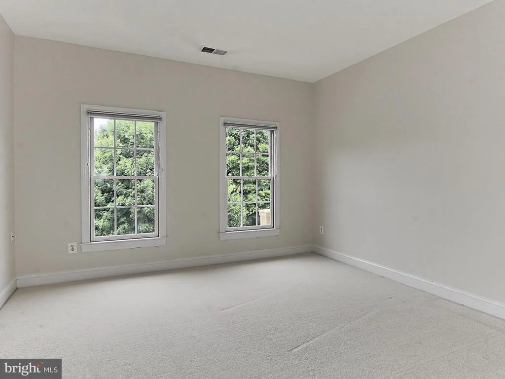 Photo of 2727 ROBALEED WAY