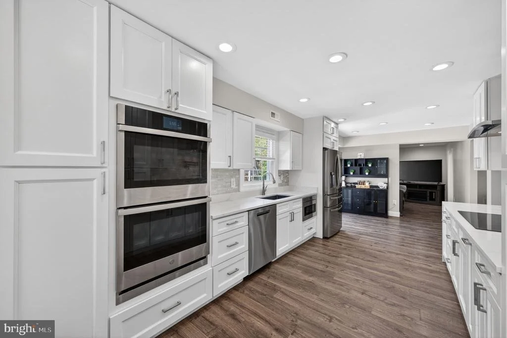 Photo of 4202 MINSTRELL LANE