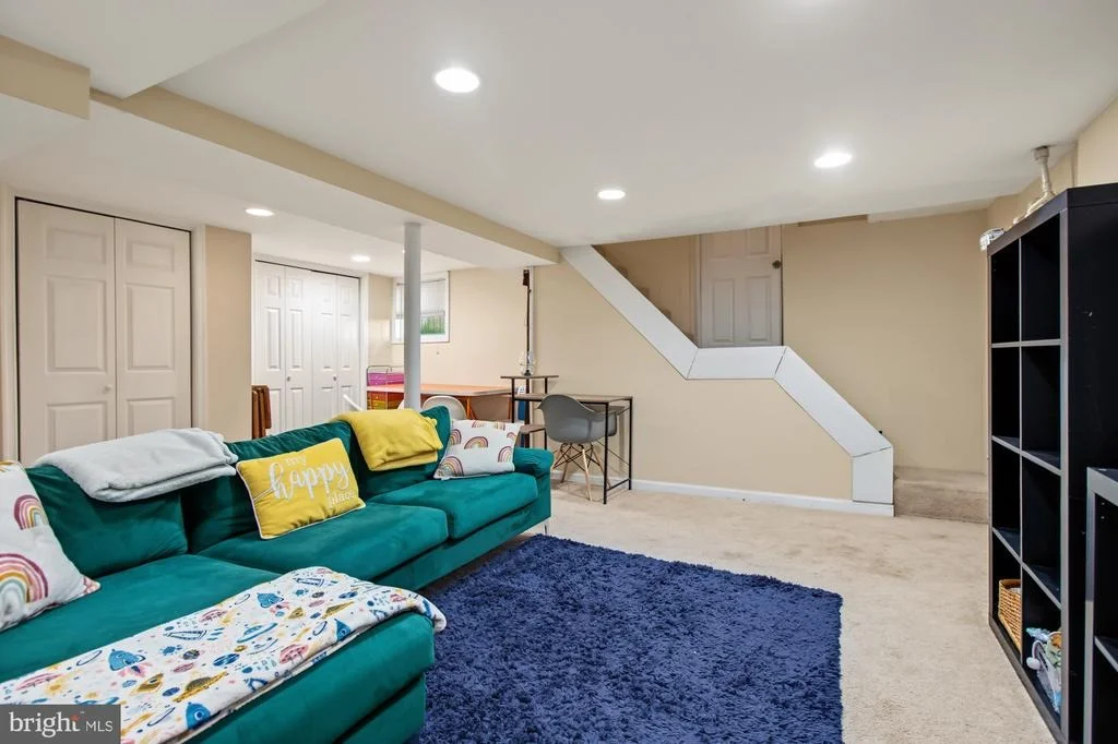 Photo of 2811 PINEWOOD AVENUE