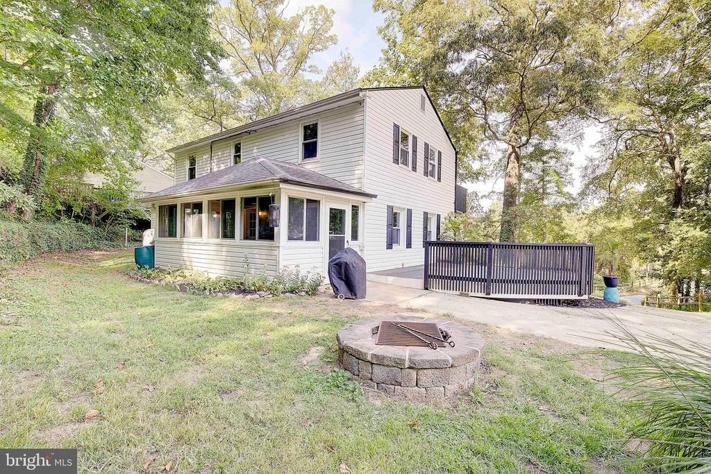 Photo of 349 ARBUTUS DRIVE