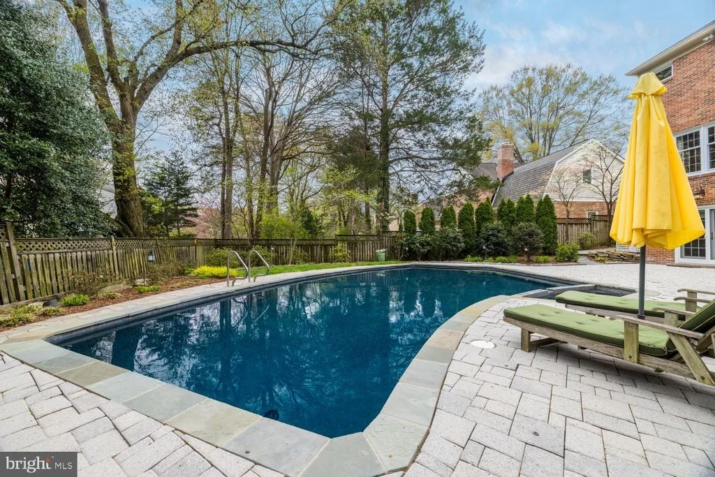 Photo of 1205 SUFFIELD DRIVE