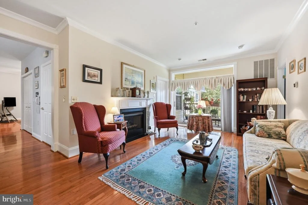 Photo of Unit 304 at 2500 WATERSIDE DRIVE