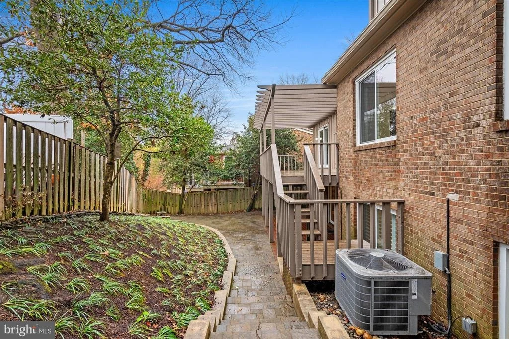 Photo of 1703 MAPLE HILL PLACE