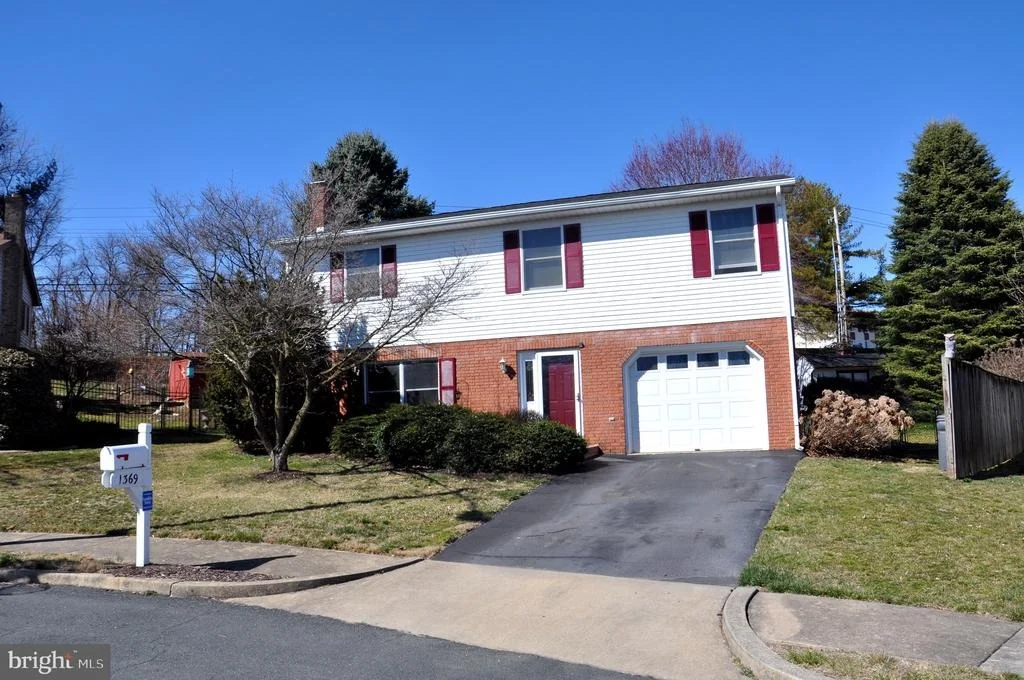 Photo of 1369 OUTER DRIVE