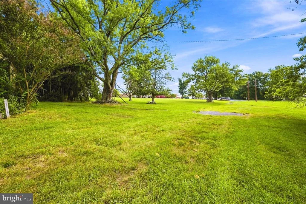 Photo of 5904 MUNCASTER MILL ROAD