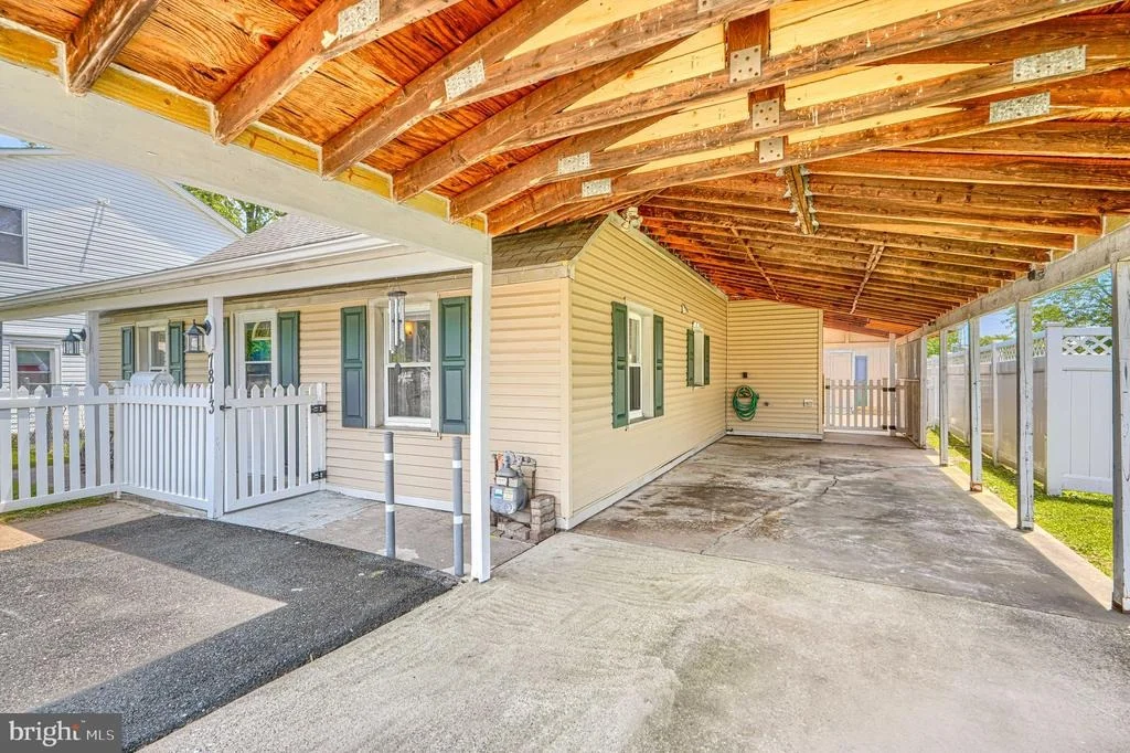 Photo of 7813 FAIRGREEN ROAD