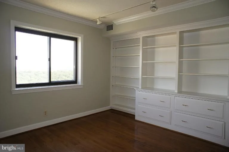 Photo of Unit 1608 at 5902 MOUNT EAGLE DRIVE