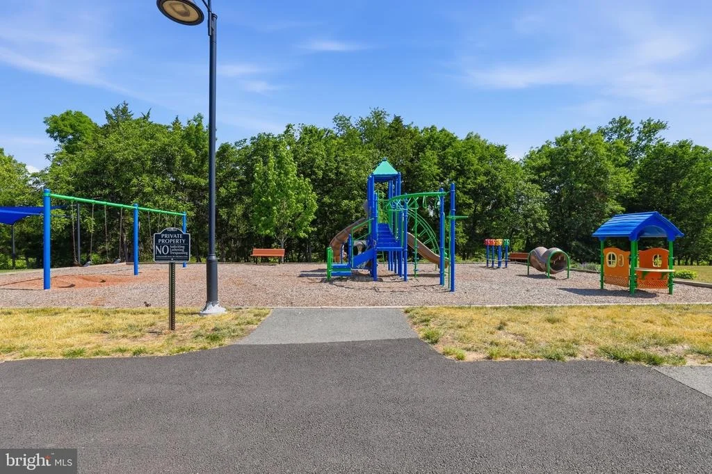 Photo of 20623 HOLYOKE DRIVE