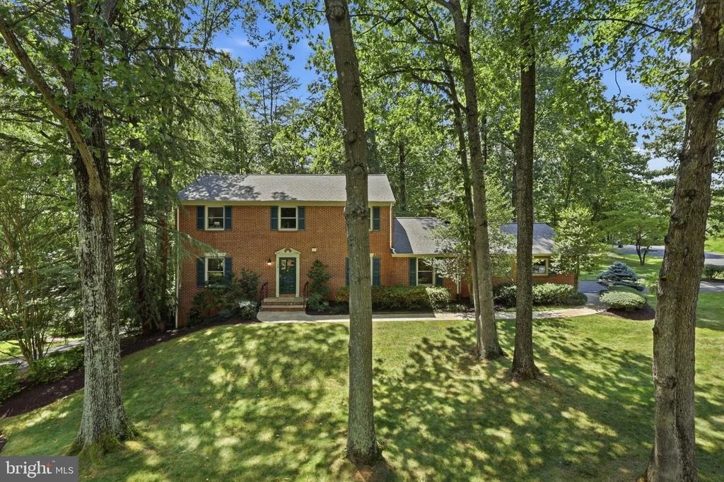 Photo of 10811 MIDSUMMER DRIVE