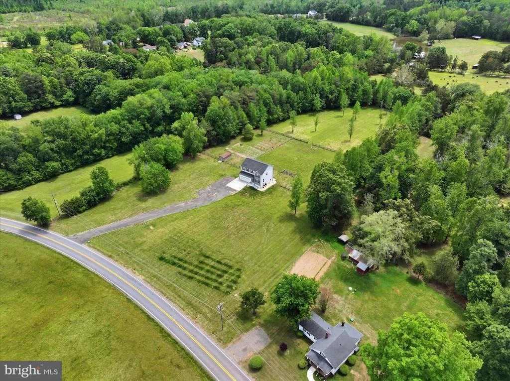 Photo of 9404 ROBERT E LEE DRIVE