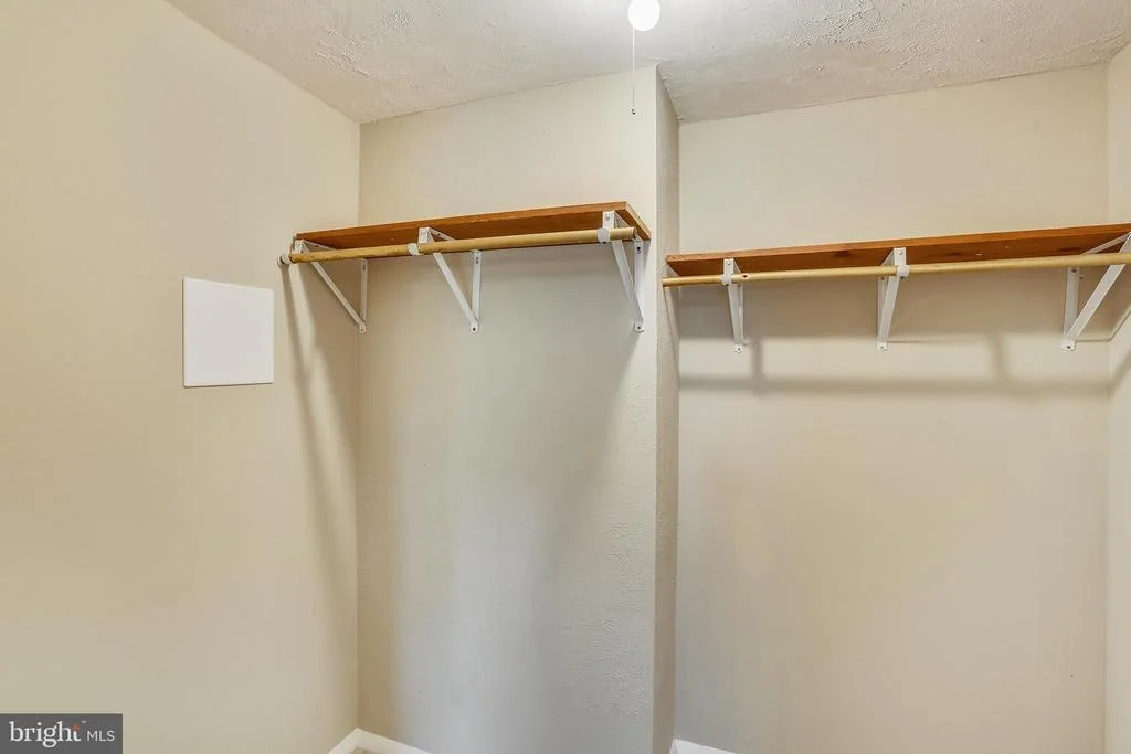 Photo of 19005 PLUMMER DRIVE