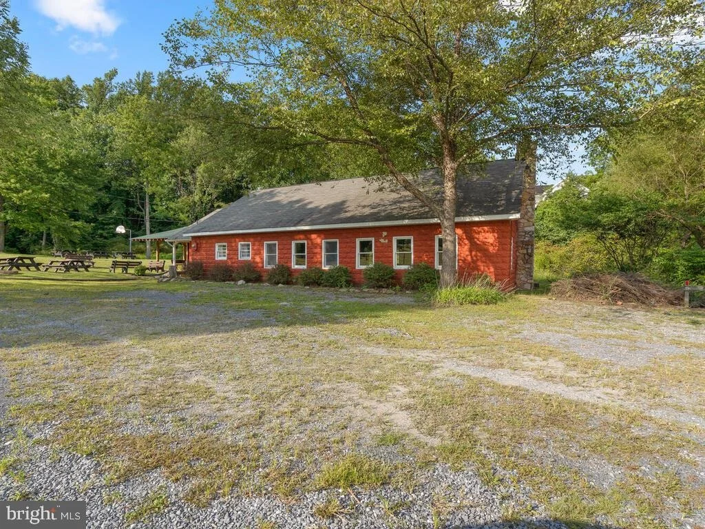 Photo of 7405 HILLTOP DRIVE