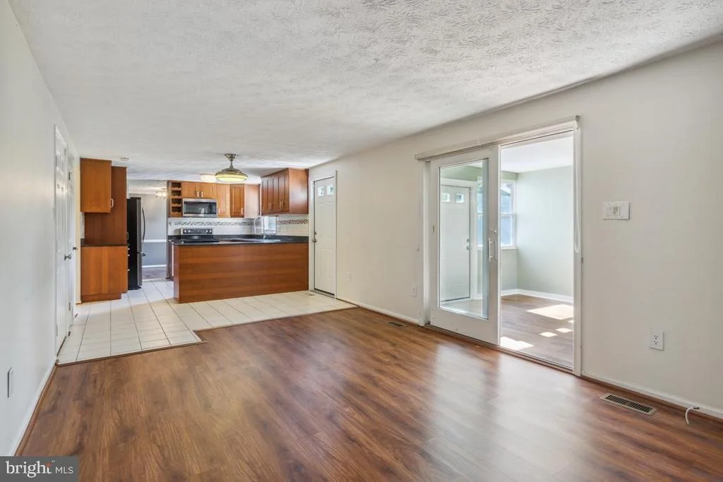 Photo of 8032 RED JACKET WAY