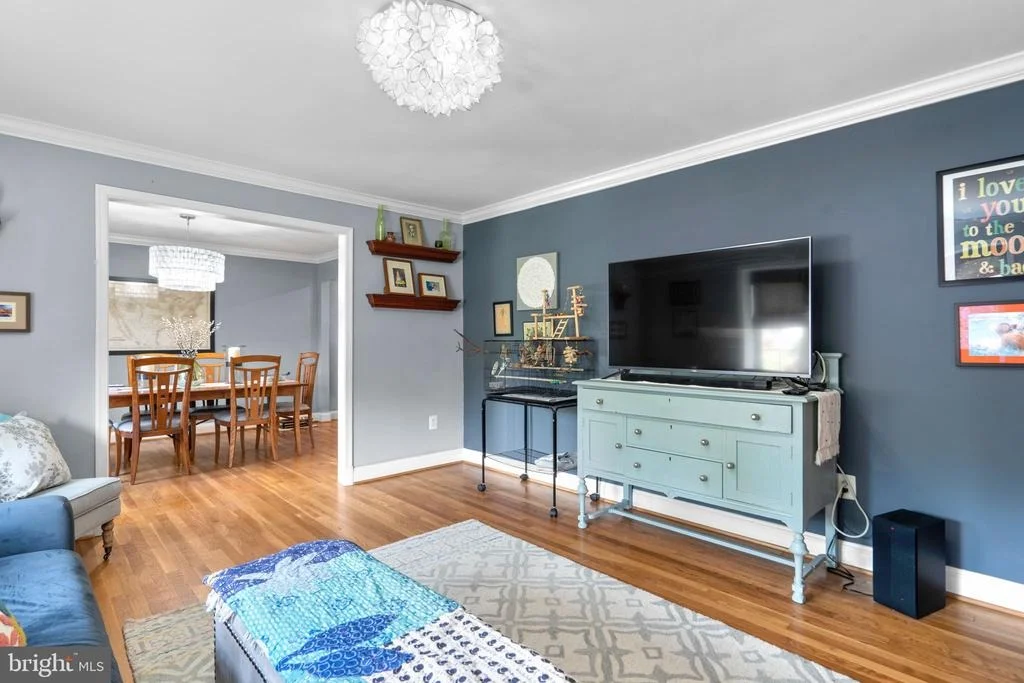 Photo of 4117 QUEEN MARY DRIVE