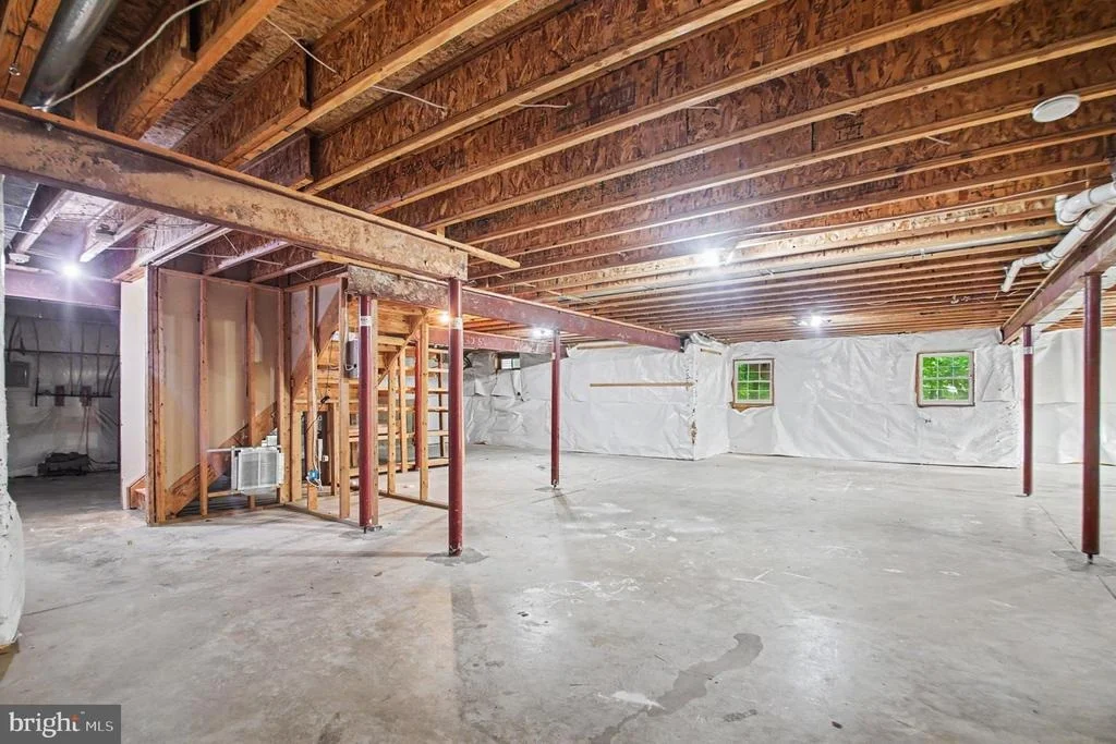 Photo of 7182 BREWSTER LANE