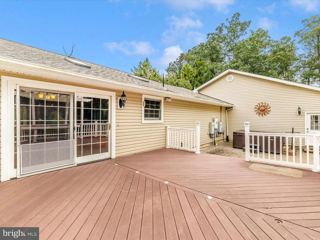 Photo of 6119 DAVIS ROAD