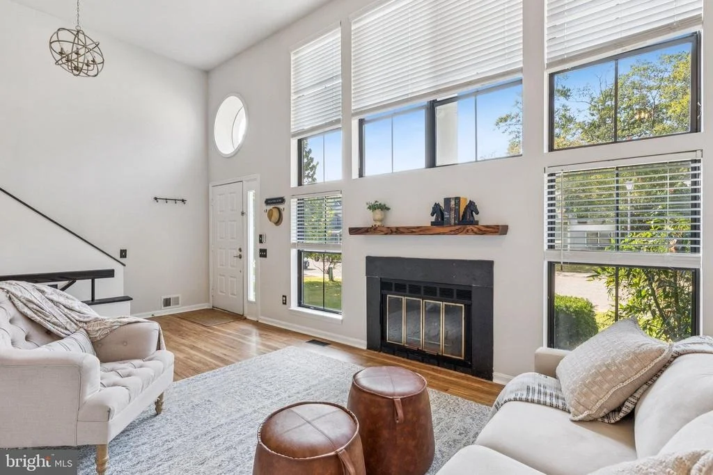 Photo of 910 LANGDON COURT