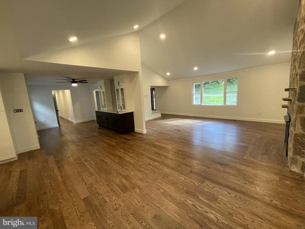 Photo of 512 CRICKET LANE