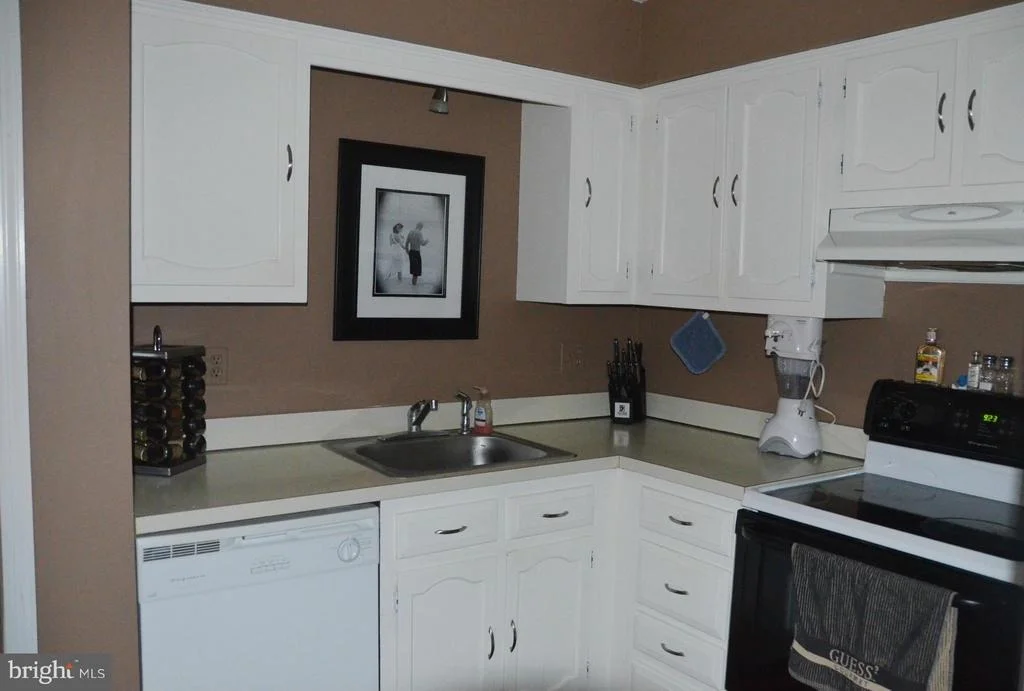 Photo of 9917 JONATHAN DRIVE
