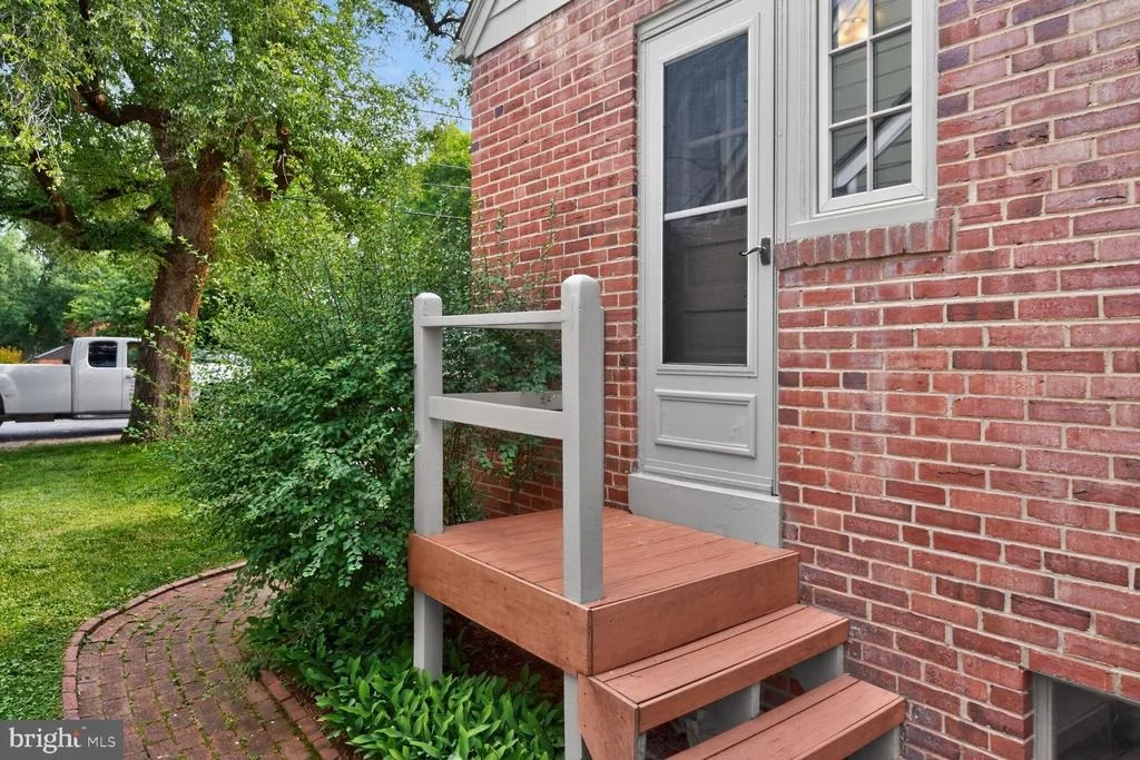 Photo of 702 MCNEILL ROAD