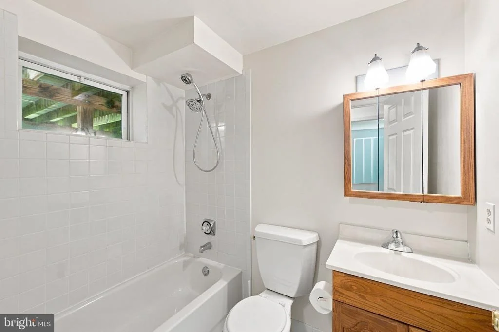 Photo of 2400 E GATE DRIVE