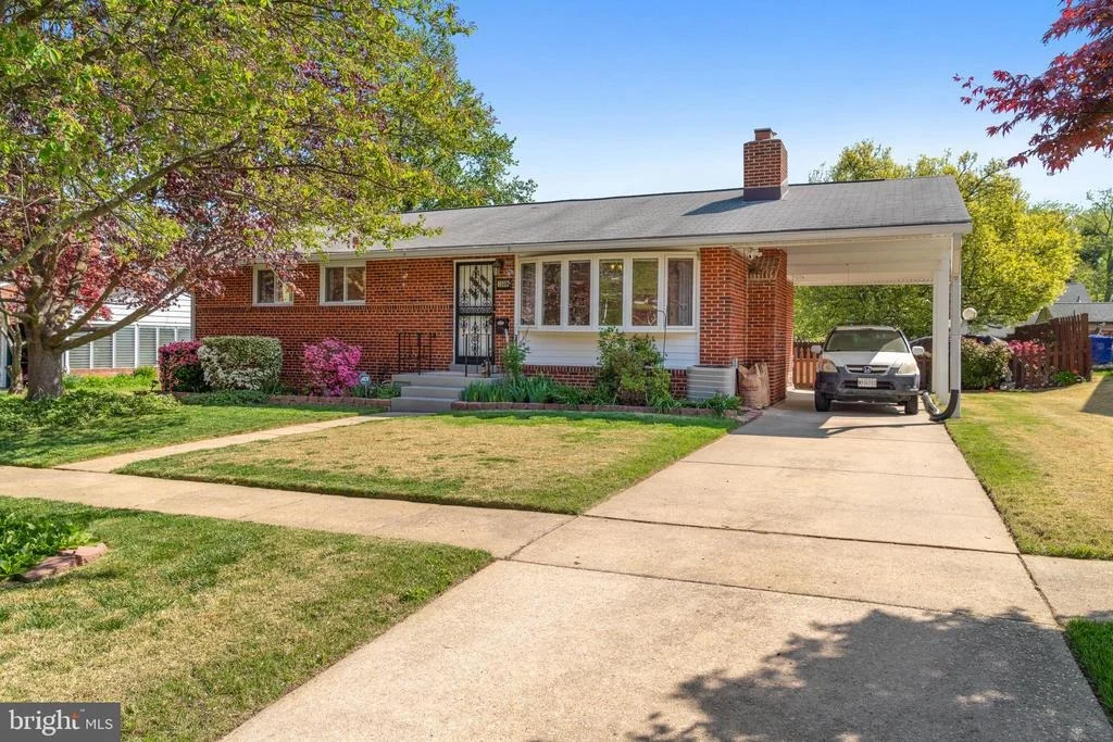 Photo of 1509 VIVIAN PLACE