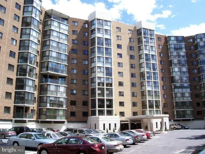 Photo of Unit 2819 at 15107 INTERLACHEN DRIVE