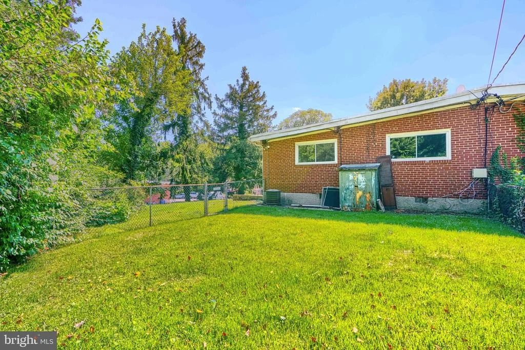 Photo of 6821 BARNETT ROAD