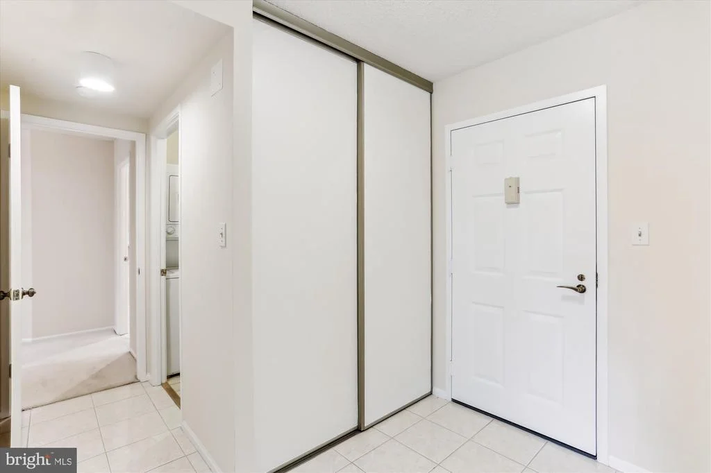 Photo of Unit 1424 at 15101 INTERLACHEN DRIVE