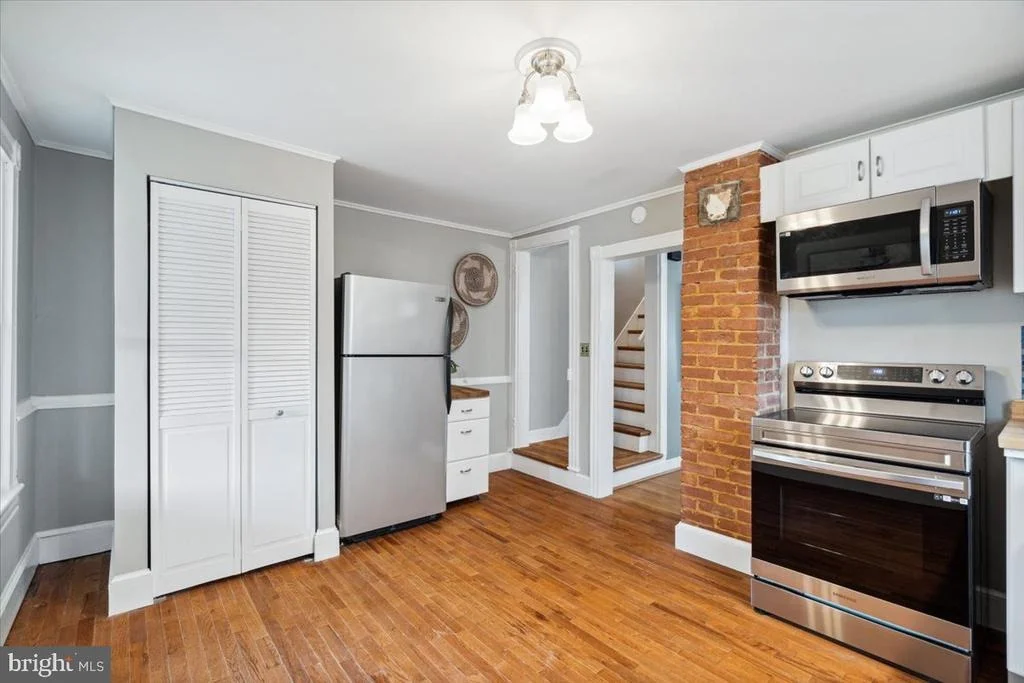 Photo of 218 5TH STREET W