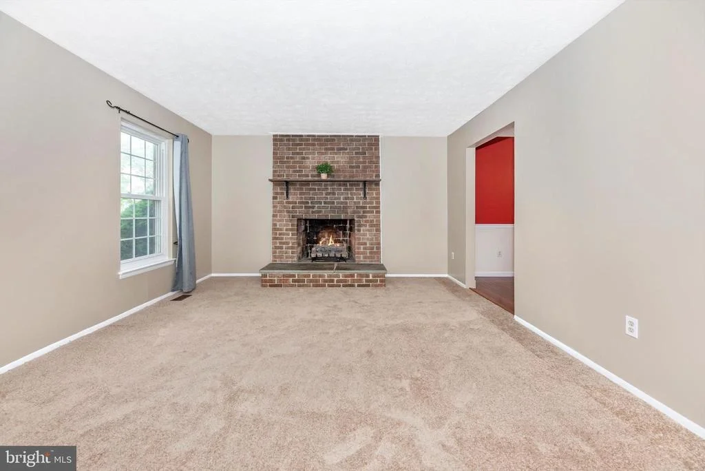 Photo of 484 HILLCREST DRIVE