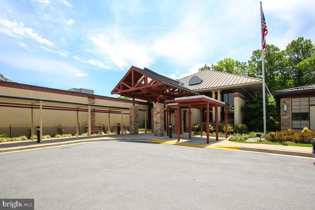 Photo of Unit 41014 at 15100 INTERLACHEN DRIVE