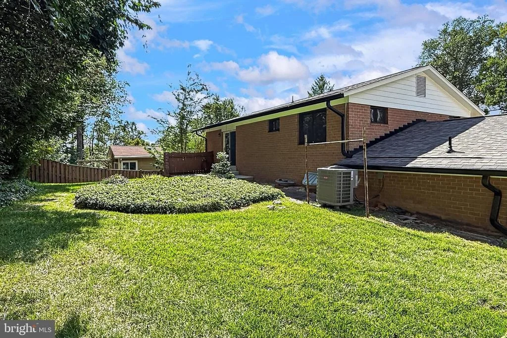 Photo of 5239 RICHARDSON DRIVE