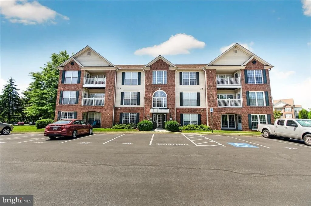 Photo of Unit 33B at 593 CAWLEY DRIVE