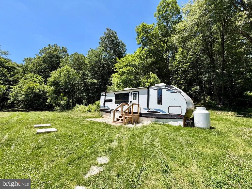 Photo of 10121 PUTMAN ROAD