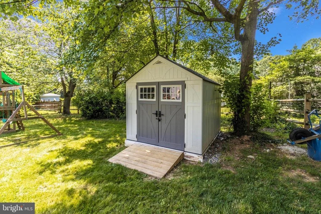 Photo of 1101 WINDMILL LANE