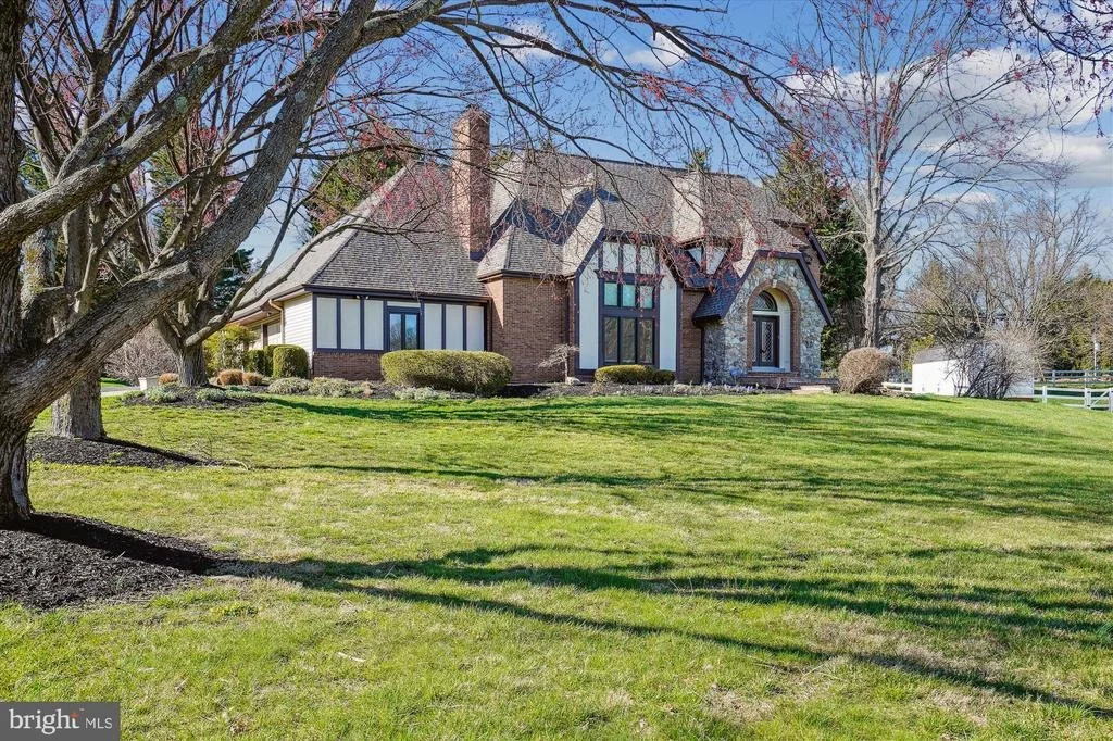 Photo of 18604 WILLOW OAK DRIVE