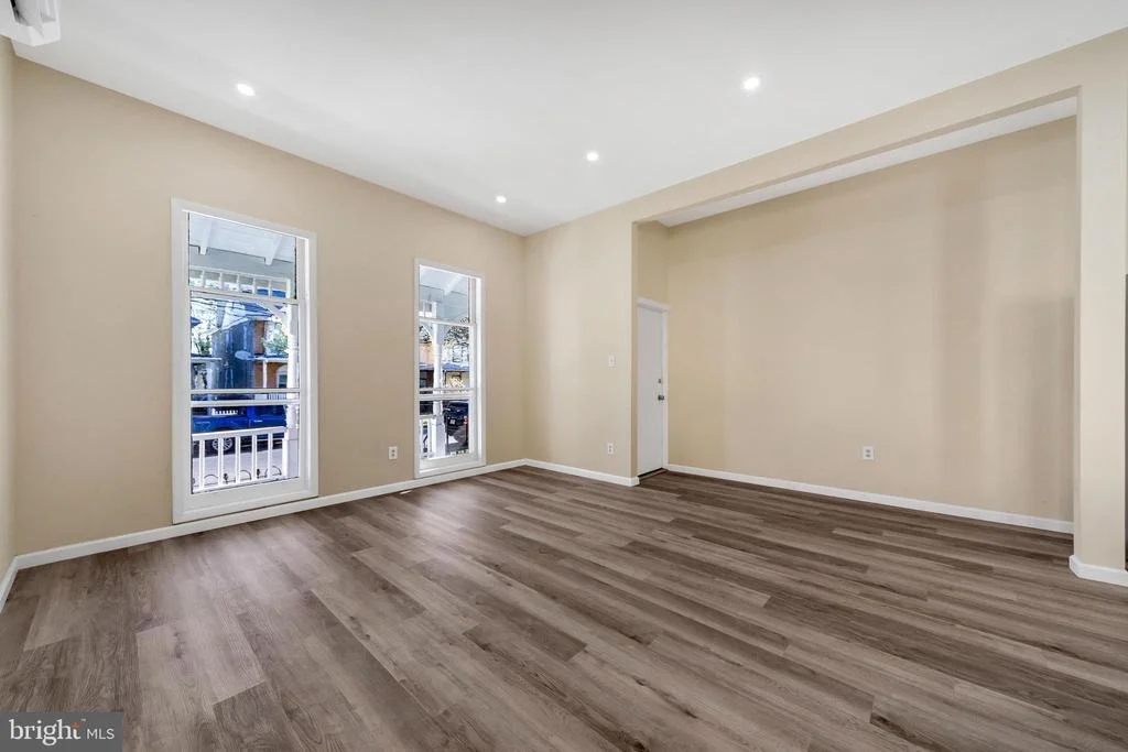 Photo of 724 HUNTER STREET
