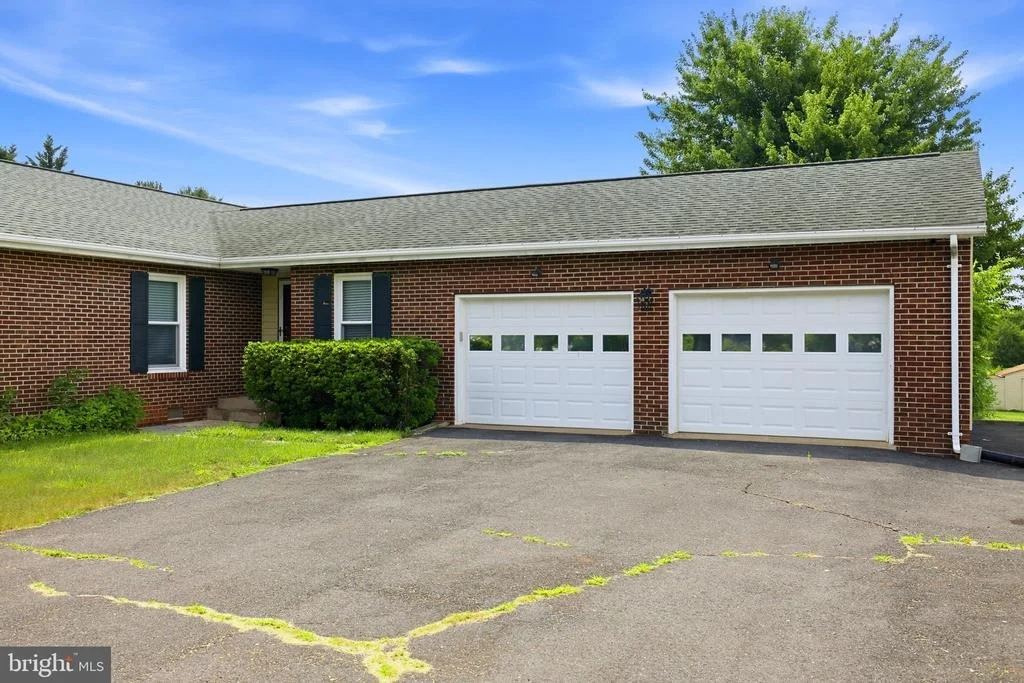 Photo of 7313 COVINGTONS CORNER ROAD