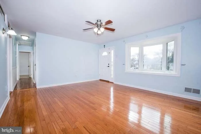 Photo of 809 MONTROSE AVENUE