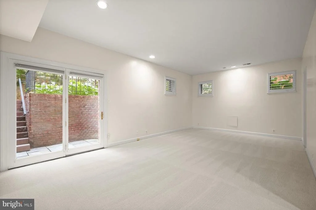 Photo of 1620 FOXHALL ROAD NW