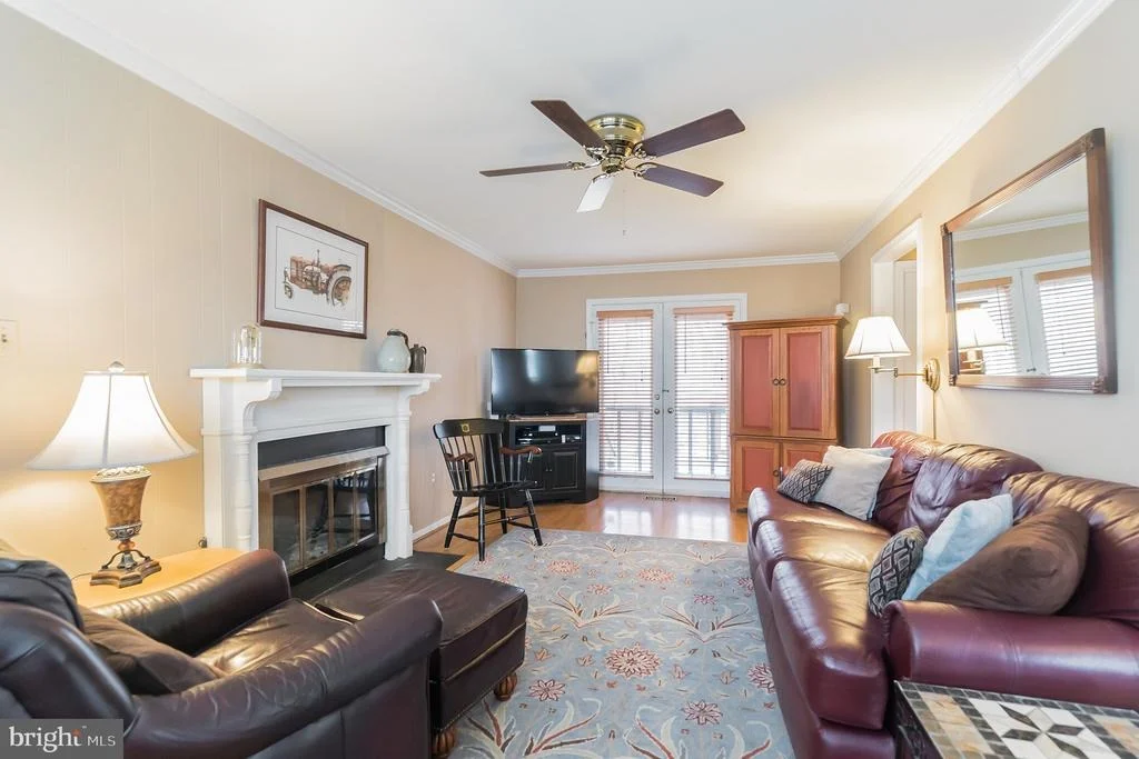 Photo of 8924 ROUNDLEAF WAY