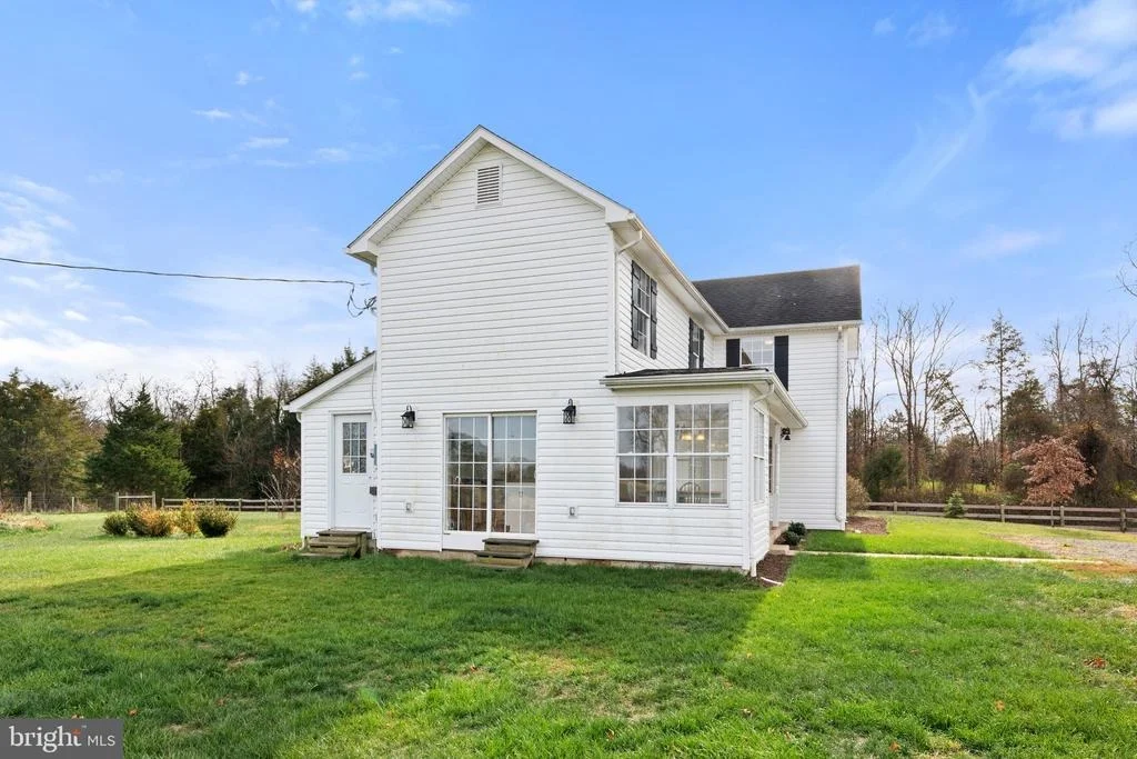 Photo of 18499 AUBURN ROAD