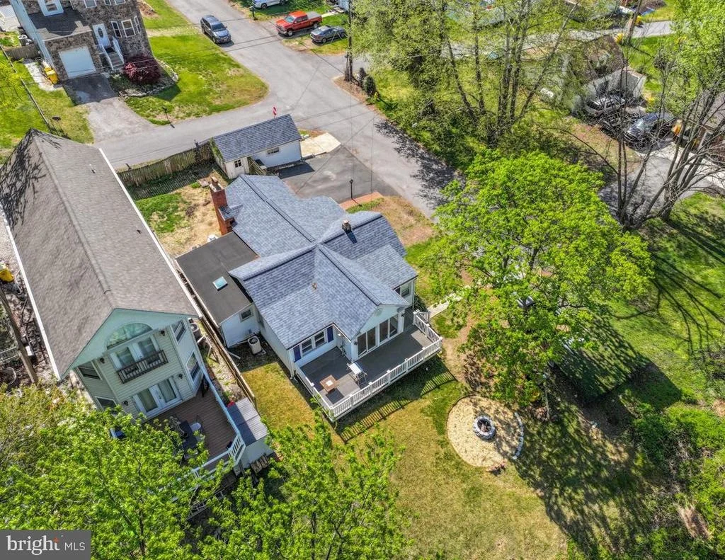 Photo of 7801 WATERVIEW