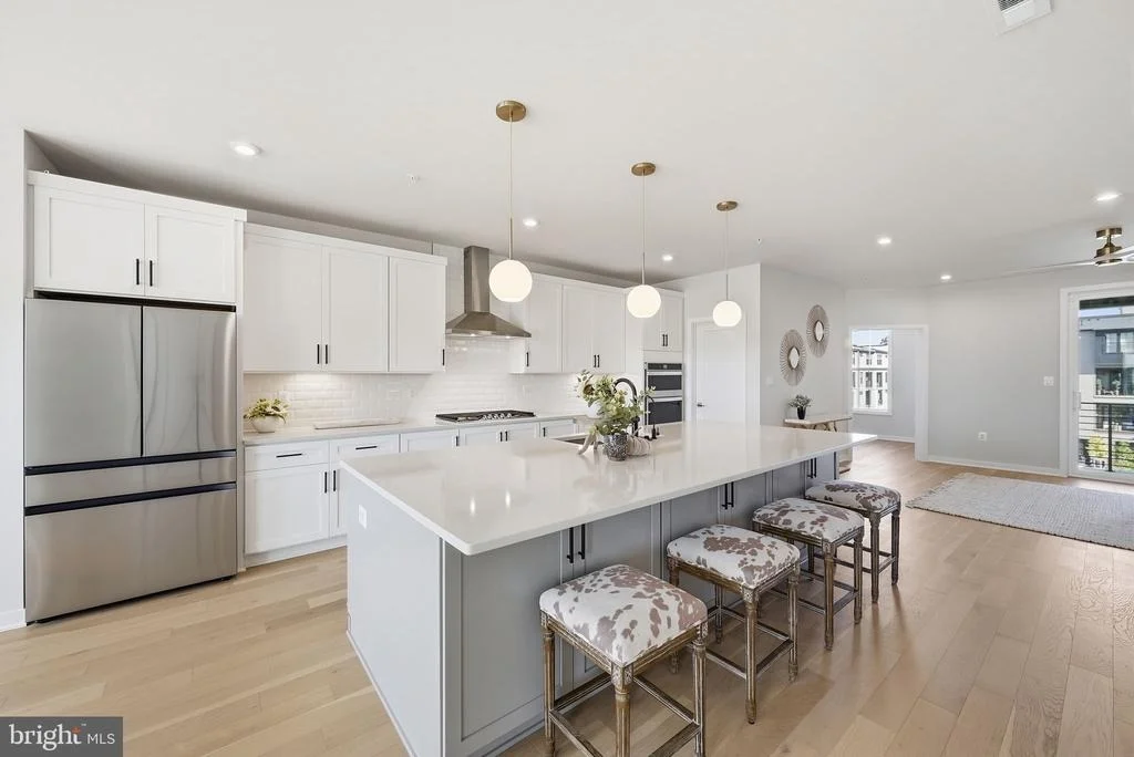 Photo of 43556 CENTERGATE DRIVE