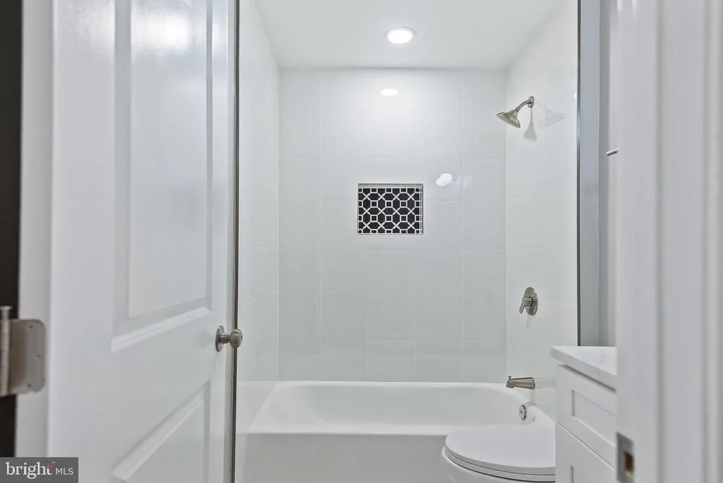 Photo of 823 MALIBU DRIVE