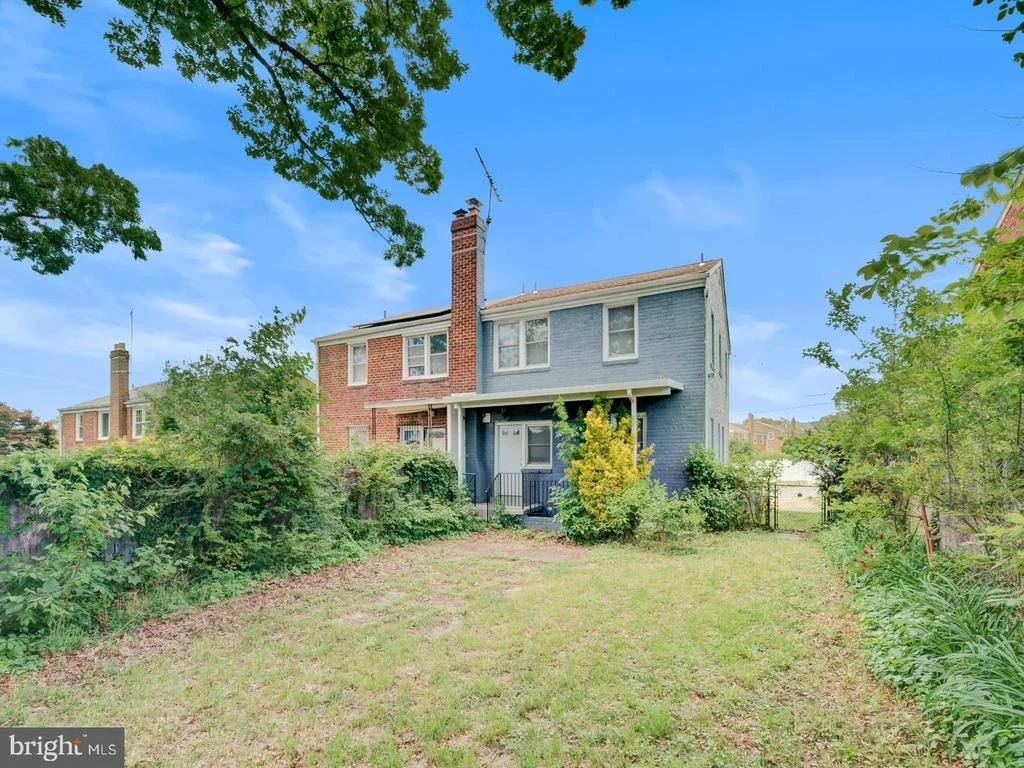 Photo of 2407 SAINT CLAIR DRIVE