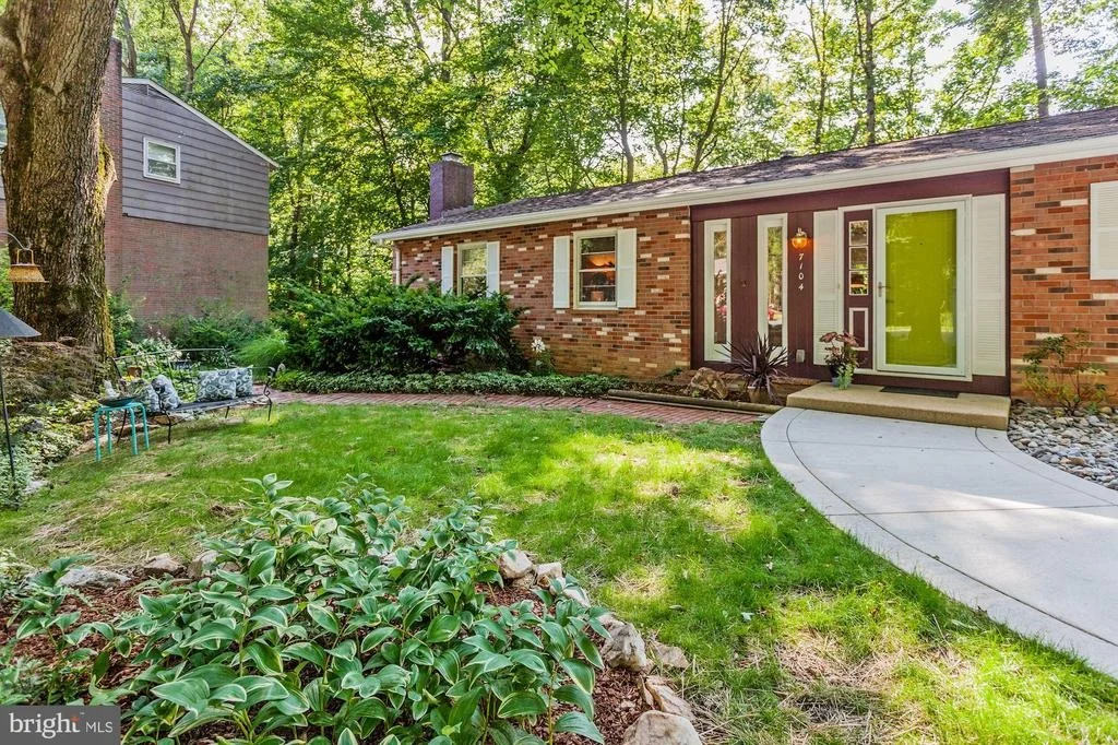 Photo of 7104 HADLOW COURT